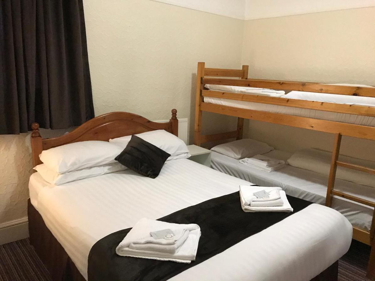 The Feathers Hotel Blackpool Extérieur photo