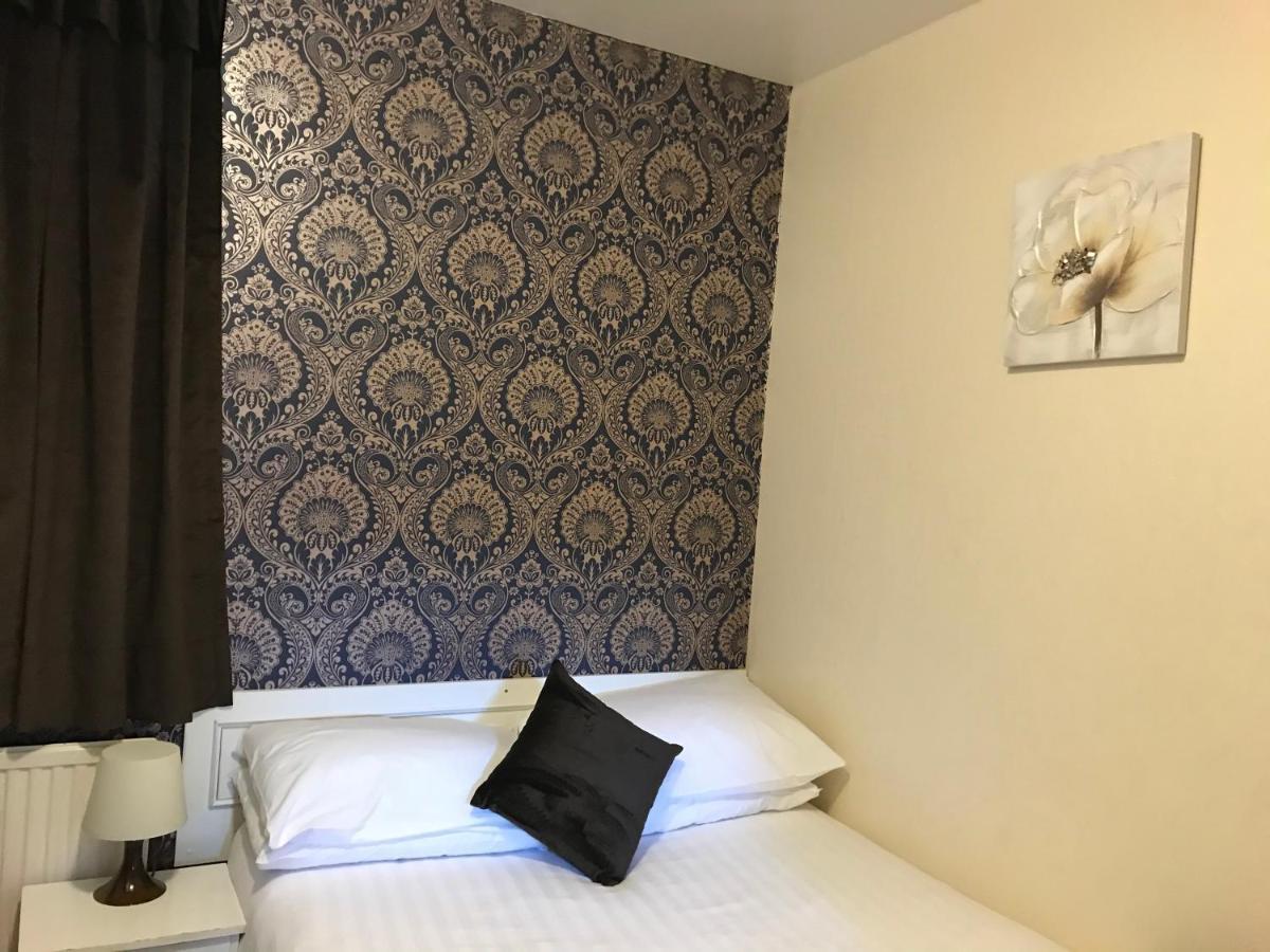 The Feathers Hotel Blackpool Extérieur photo