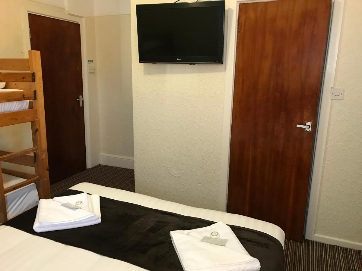The Feathers Hotel Blackpool Extérieur photo
