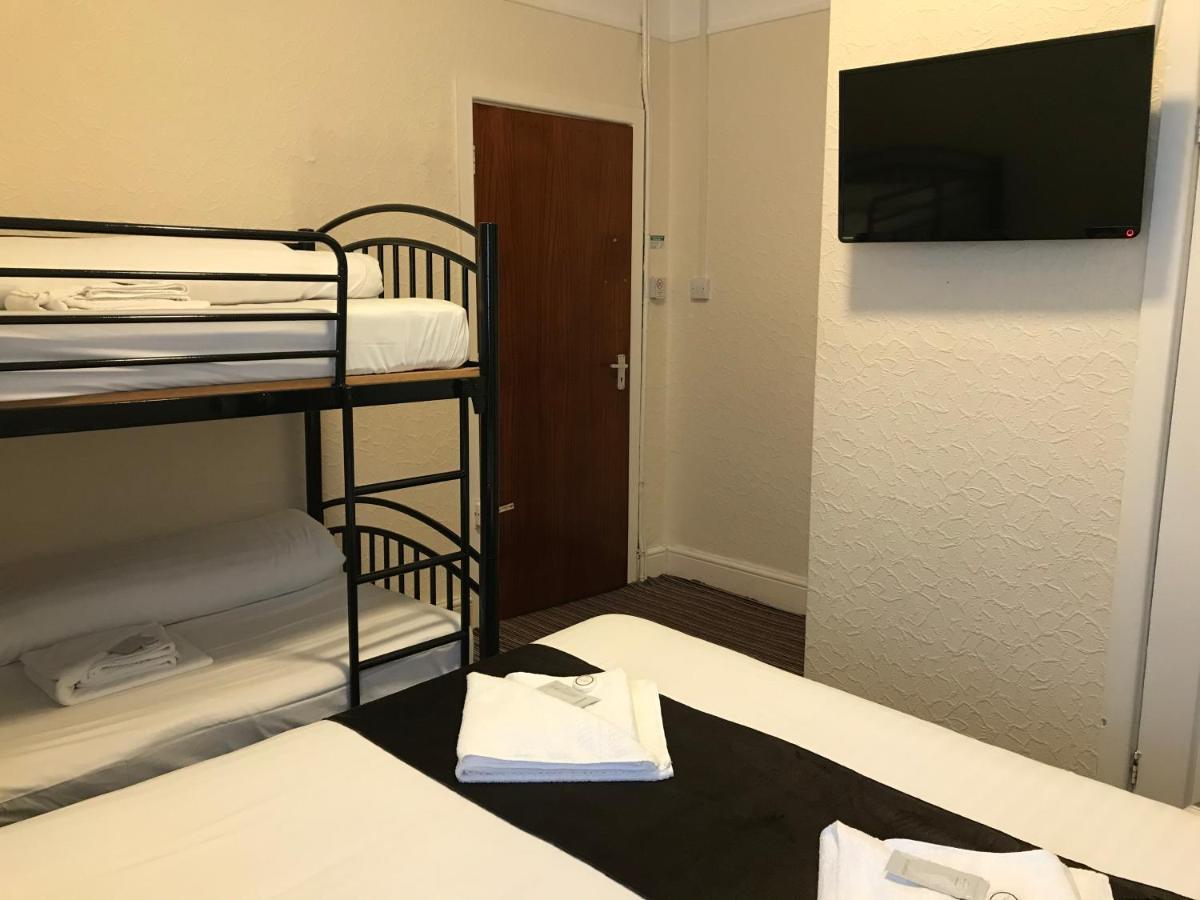 The Feathers Hotel Blackpool Extérieur photo